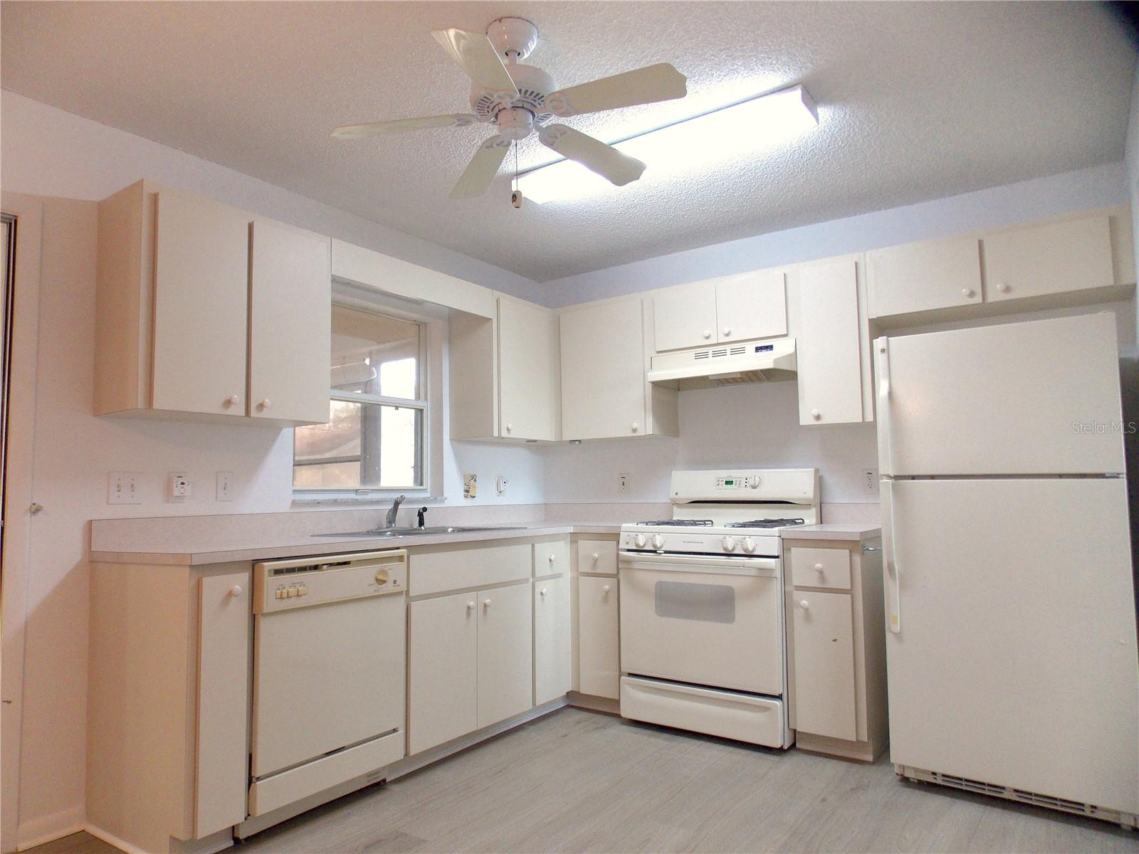 ON TOP OF THE WORLD - Residential