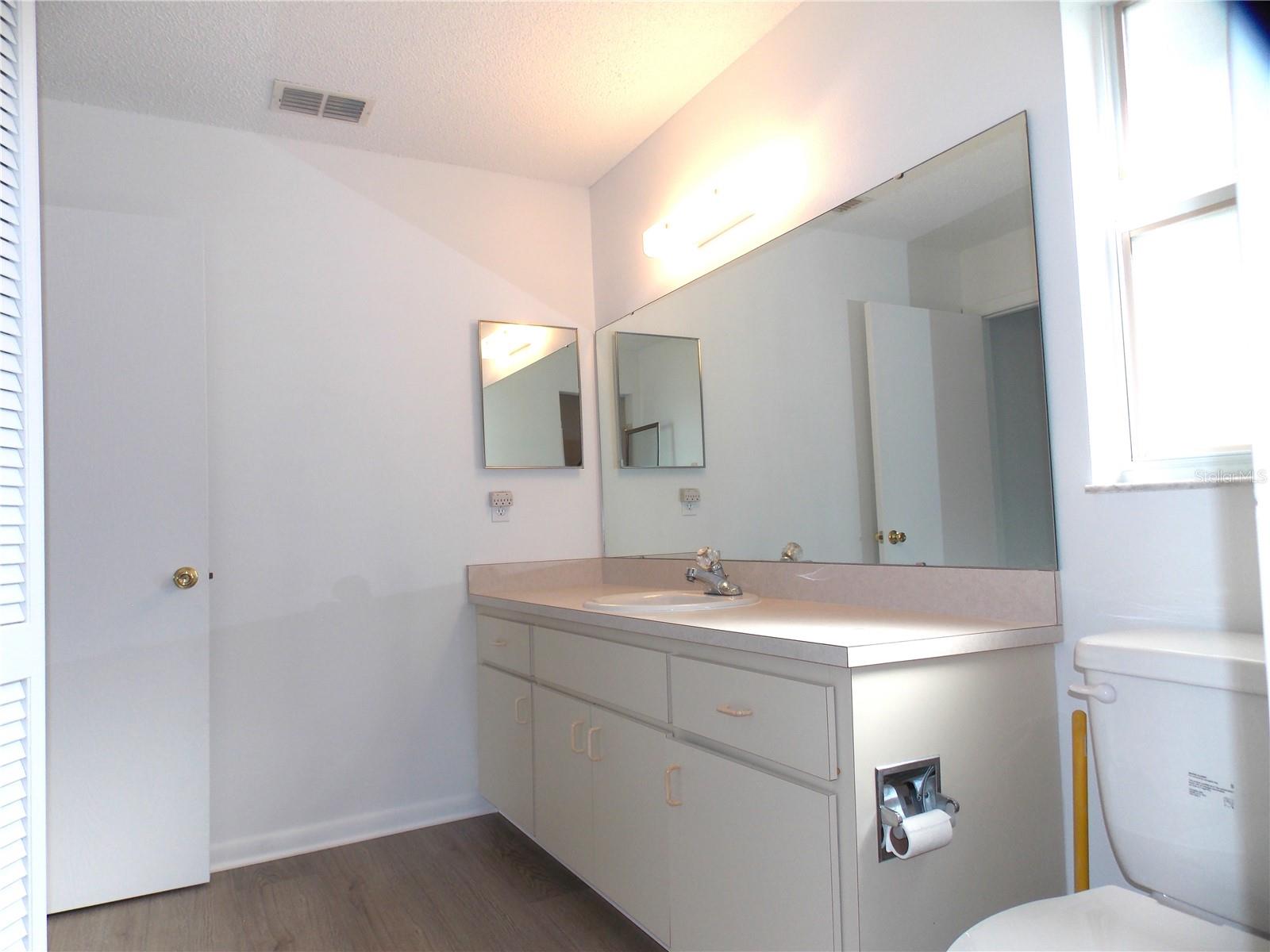 ON TOP OF THE WORLD - Residential