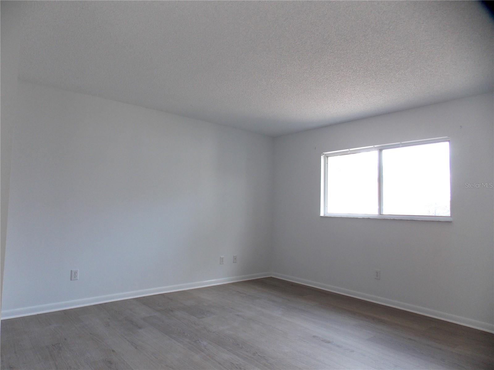 ON TOP OF THE WORLD - Residential