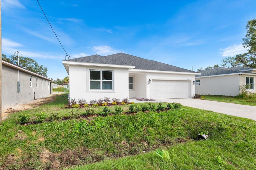 Photo of 2519 Avenue E SW, Winter Haven, FL 33880 (MLS # TB8458652)