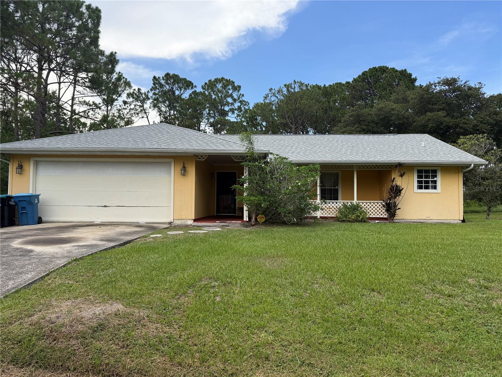 Thi 3 Bed, 2 bathroom home on a large Lot is priced to Sell !
Discover the potential of this 3-bedroom, 2-bathroom home situated on a spacious lot, just waiting for your personal touch! With a newer roof installed in 2021 and a water heater replaced in 2023, the major upgrades are already taken care of, allowing you to focus on making this home truly yours with some TLC.
Enjoy the large backyard, featuring no rear neighbors, perfect for privacy and outdoor activities. A sizable screened-in lanai provides an ideal space for entertaining or relaxation. Inside, you’ll find tile floors throughout for easy maintenance, alongside a kitchen that offers ample counter space and an abundance of cabinets, making meal prep a breeze.
Don’t miss out on this fantastic opportunity—schedule a tour of this well-priced home today and see the possibilities for yourself!