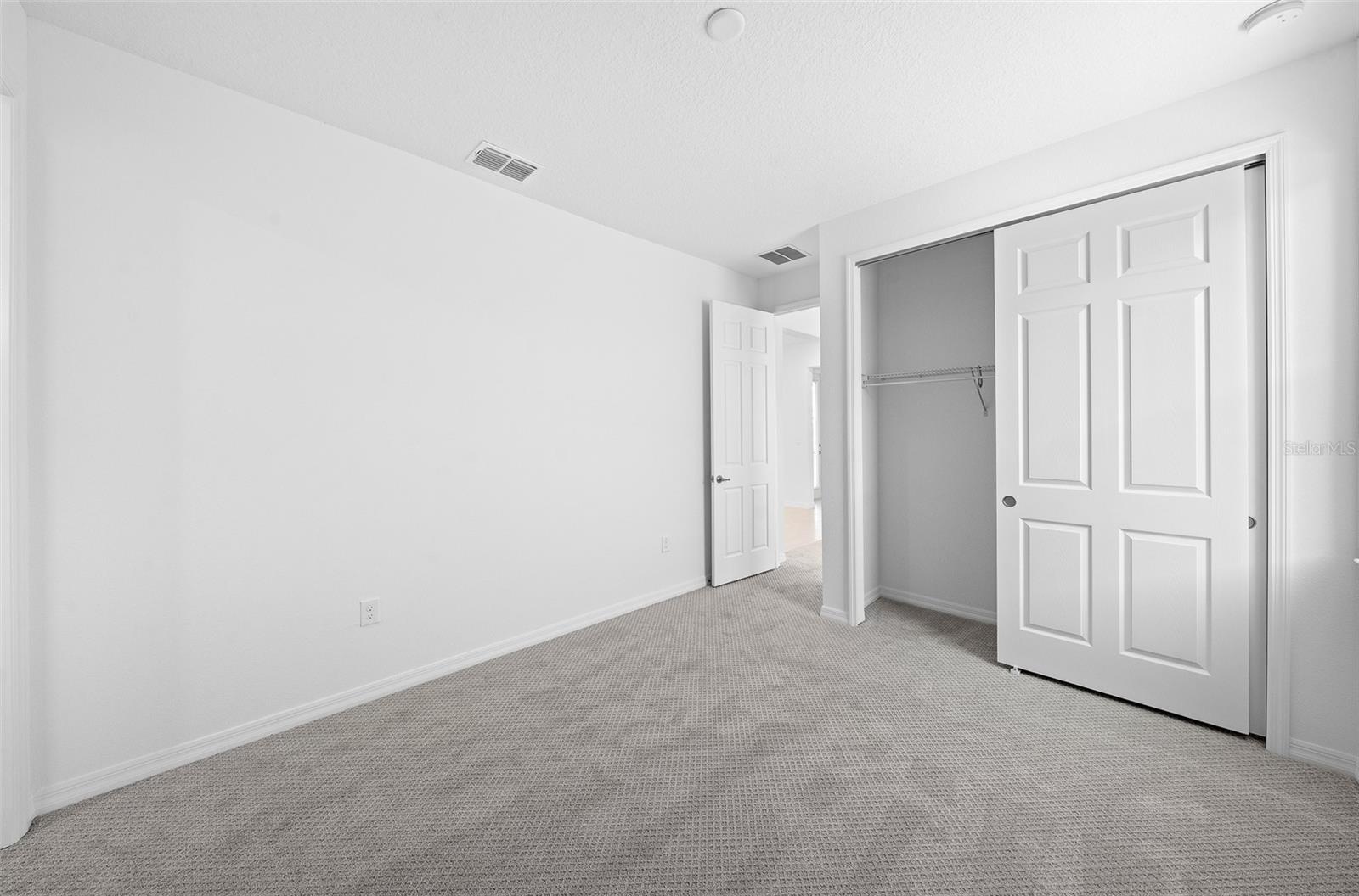 CALESA TOWNSHIP ROAN HILLS PH - Residential