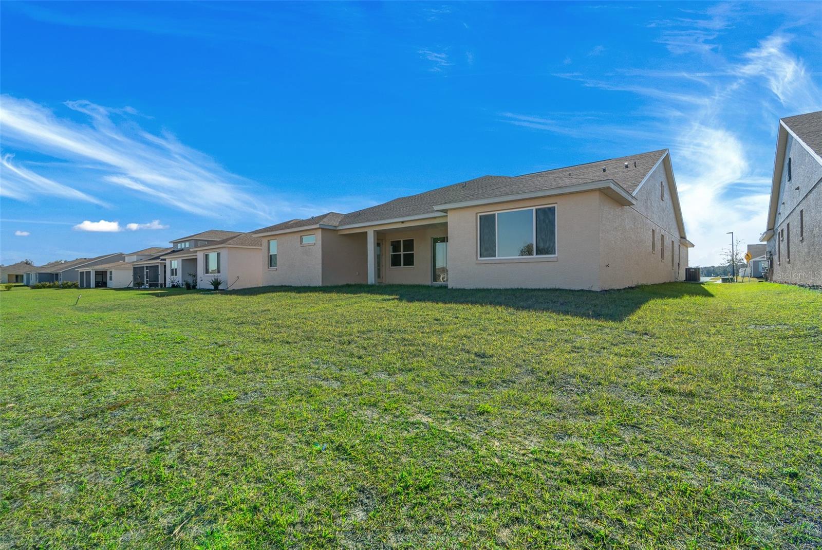 CALESA TOWNSHIP ROAN HILLS PH - Residential