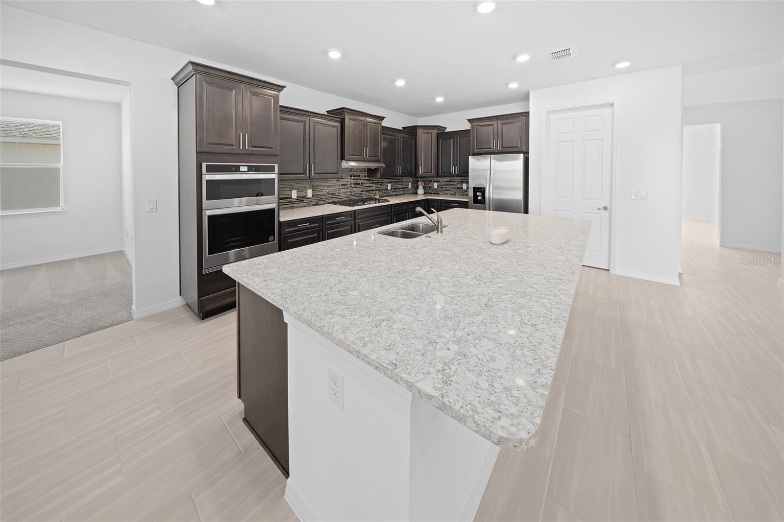 CALESA TOWNSHIP ROAN HILLS PH - Residential