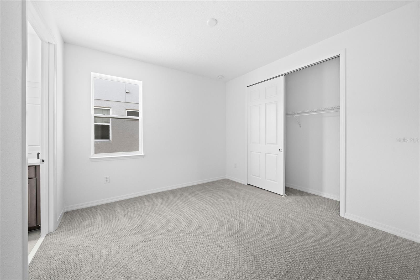 CALESA TOWNSHIP ROAN HILLS PH - Residential