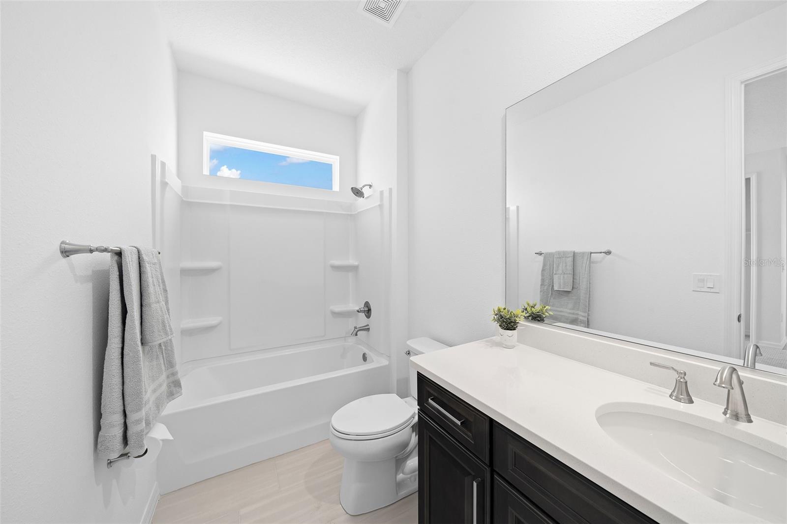 CALESA TOWNSHIP ROAN HILLS PH - Residential