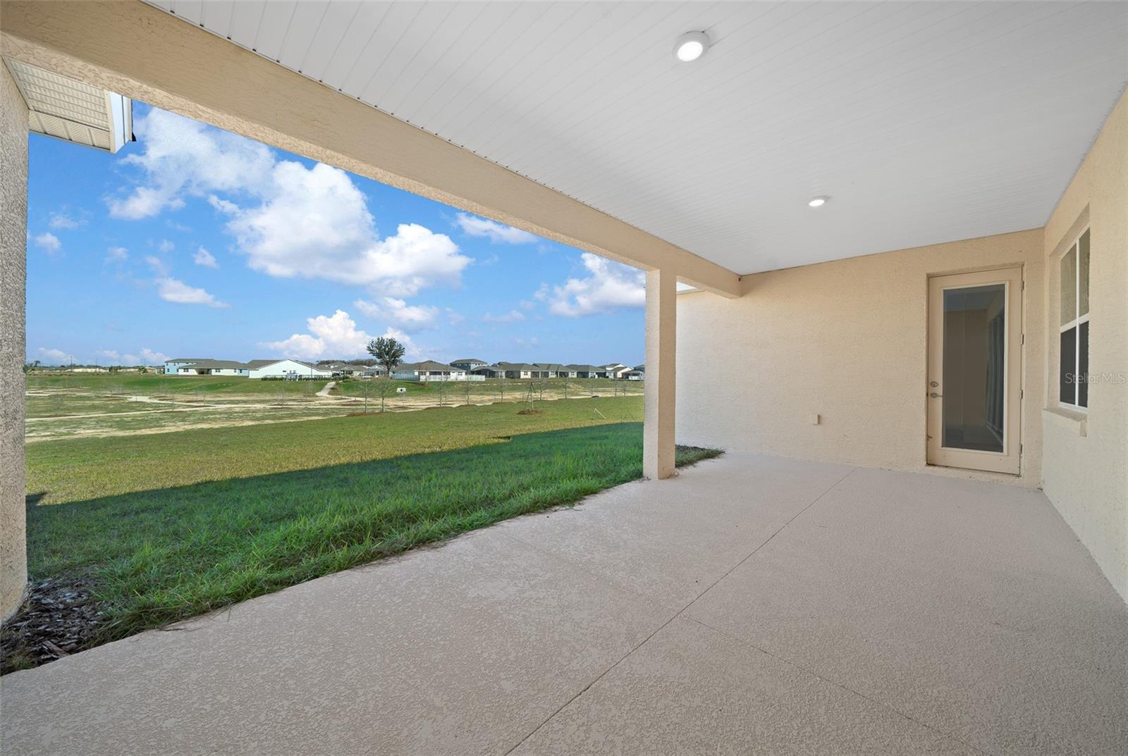 CALESA TOWNSHIP ROAN HILLS PH - Residential