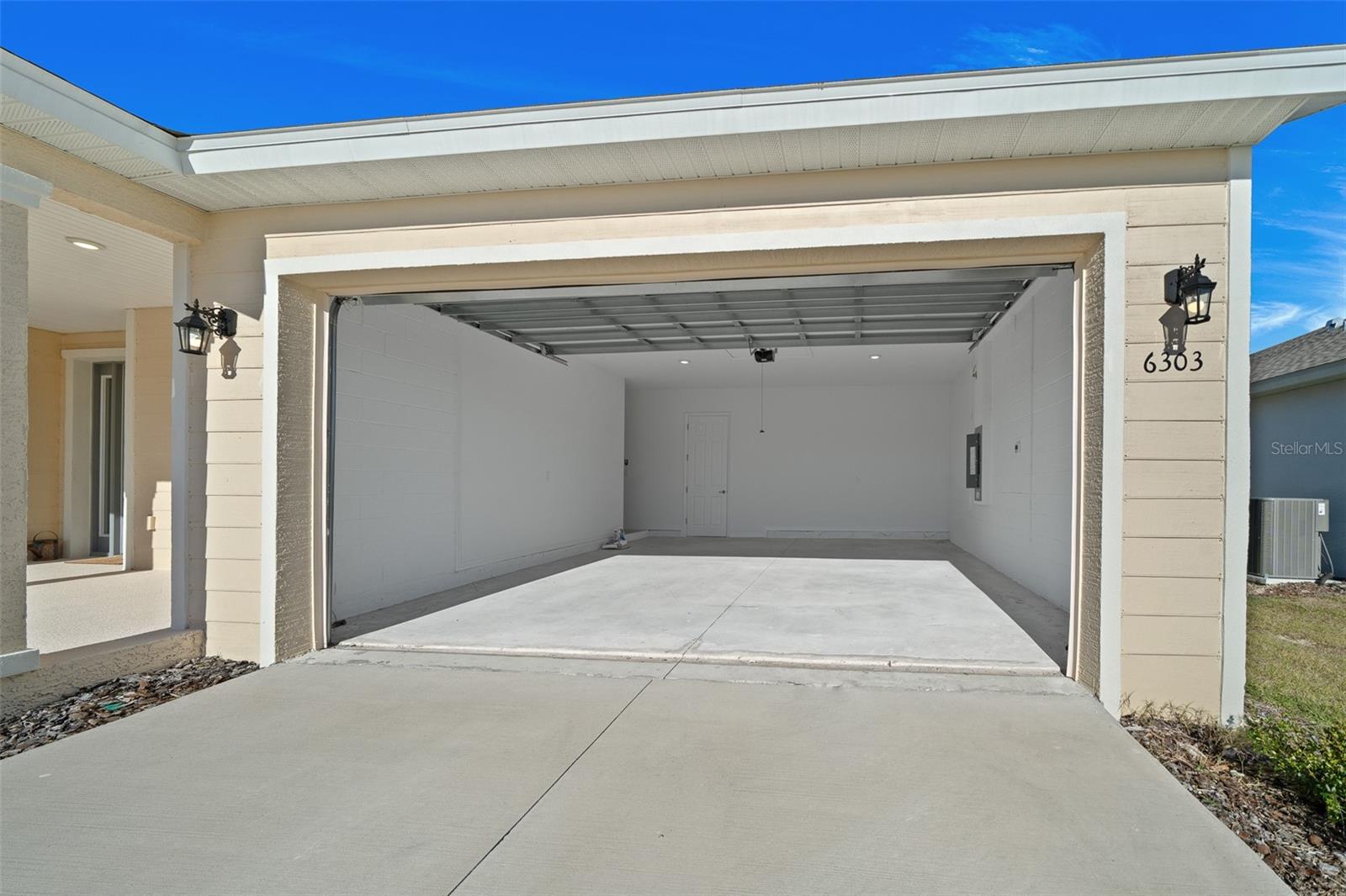 CALESA TOWNSHIP ROAN HILLS PH - Residential