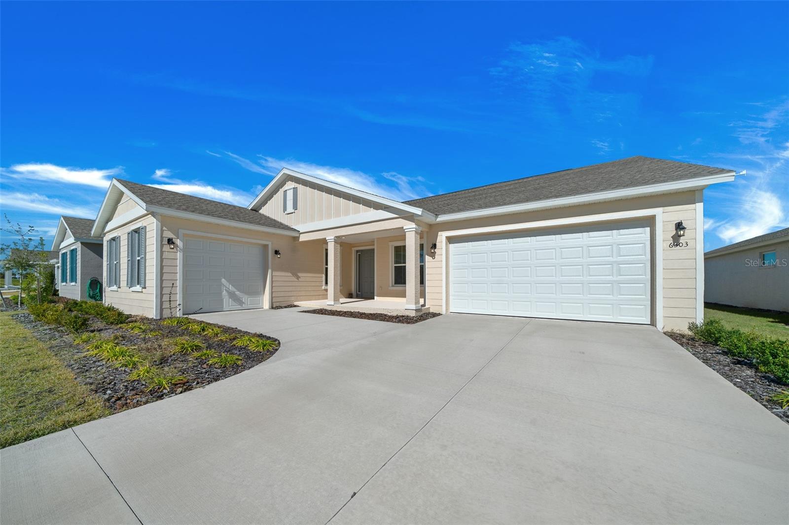 CALESA TOWNSHIP ROAN HILLS PH - Residential