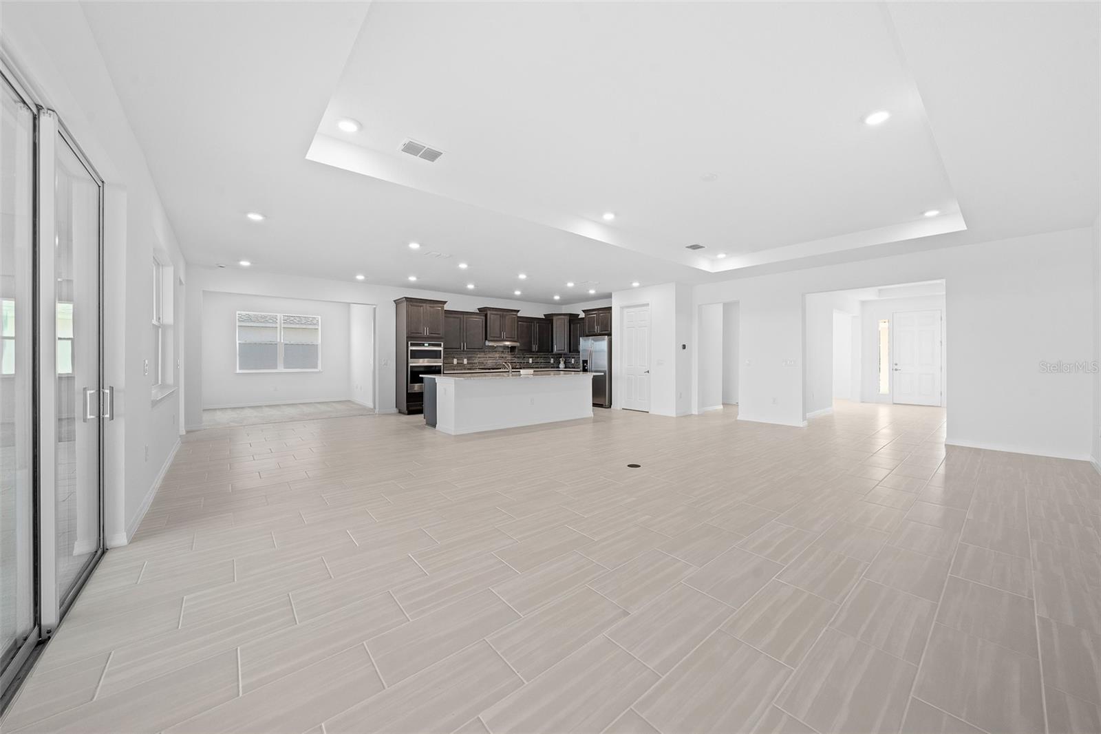 CALESA TOWNSHIP ROAN HILLS PH - Residential