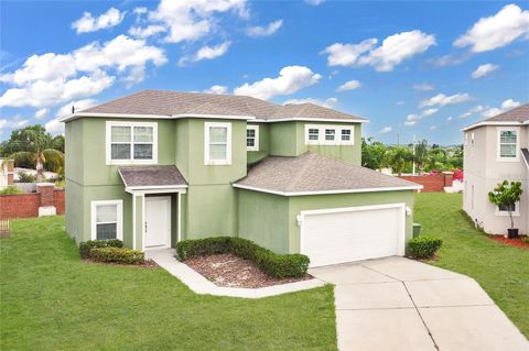 A home in WINTER HAVEN