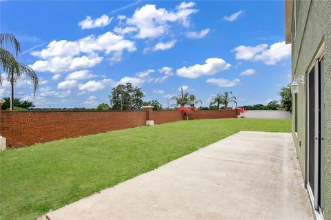 A home in WINTER HAVEN