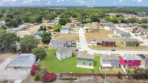 A home in WINTER HAVEN