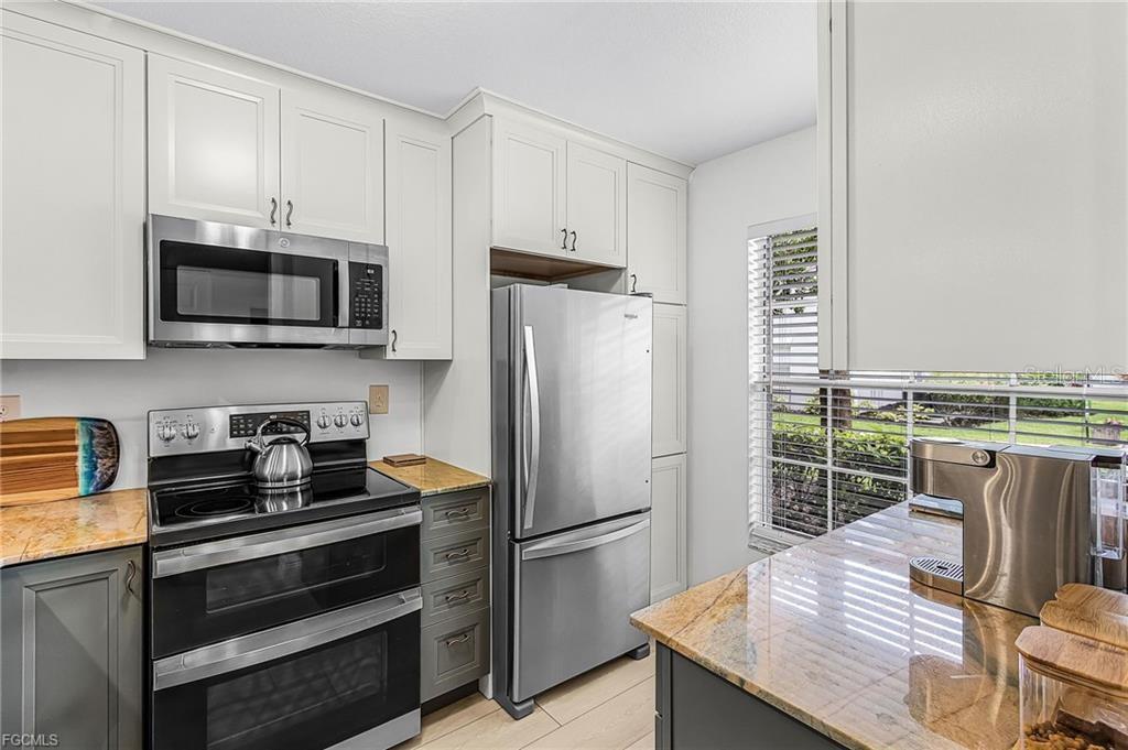 SUMMERLIN TRACE CONDO 01-15 - Residential