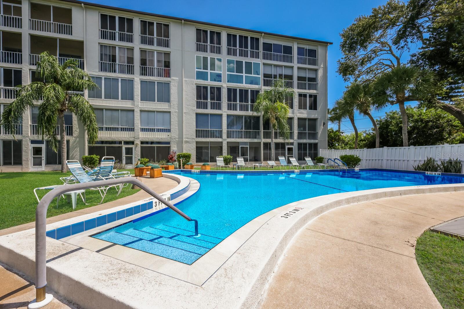 BAYSHORE ON THE LAKE APTS III SEC1 - Residential