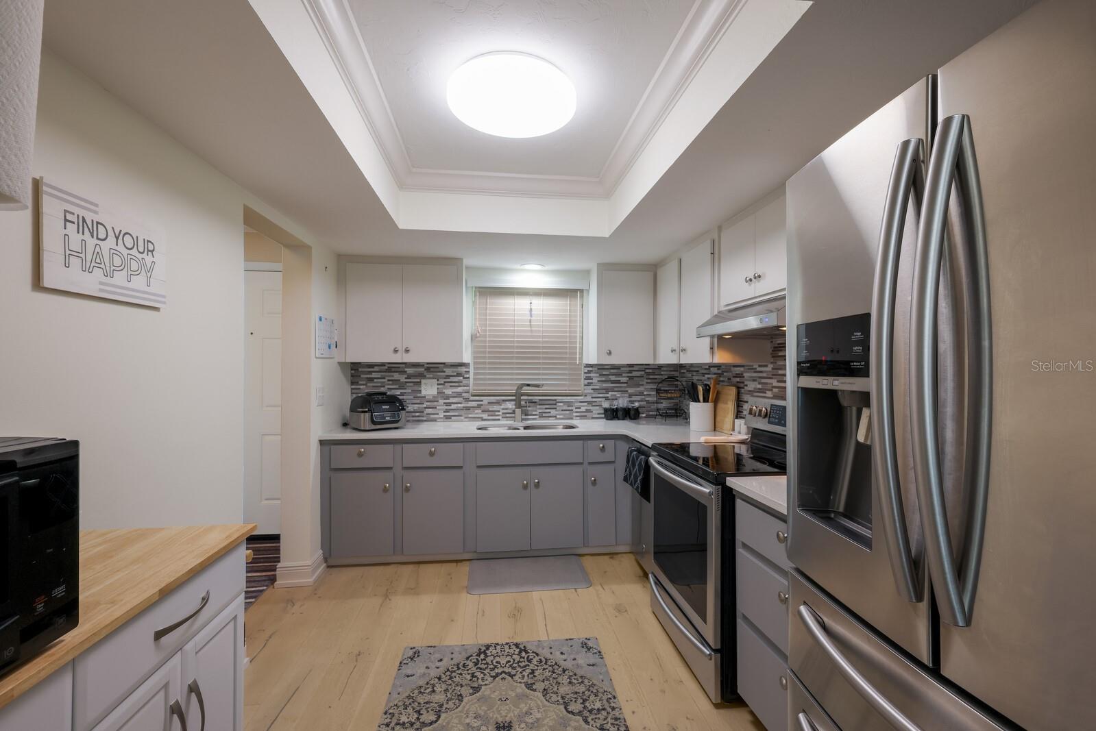 BAYSHORE ON THE LAKE APTS III SEC1 - Residential