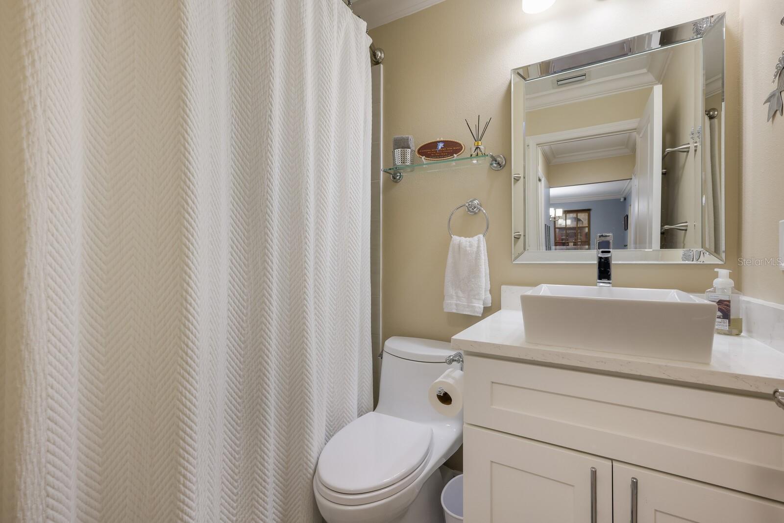 BAYSHORE ON THE LAKE APTS III SEC1 - Residential