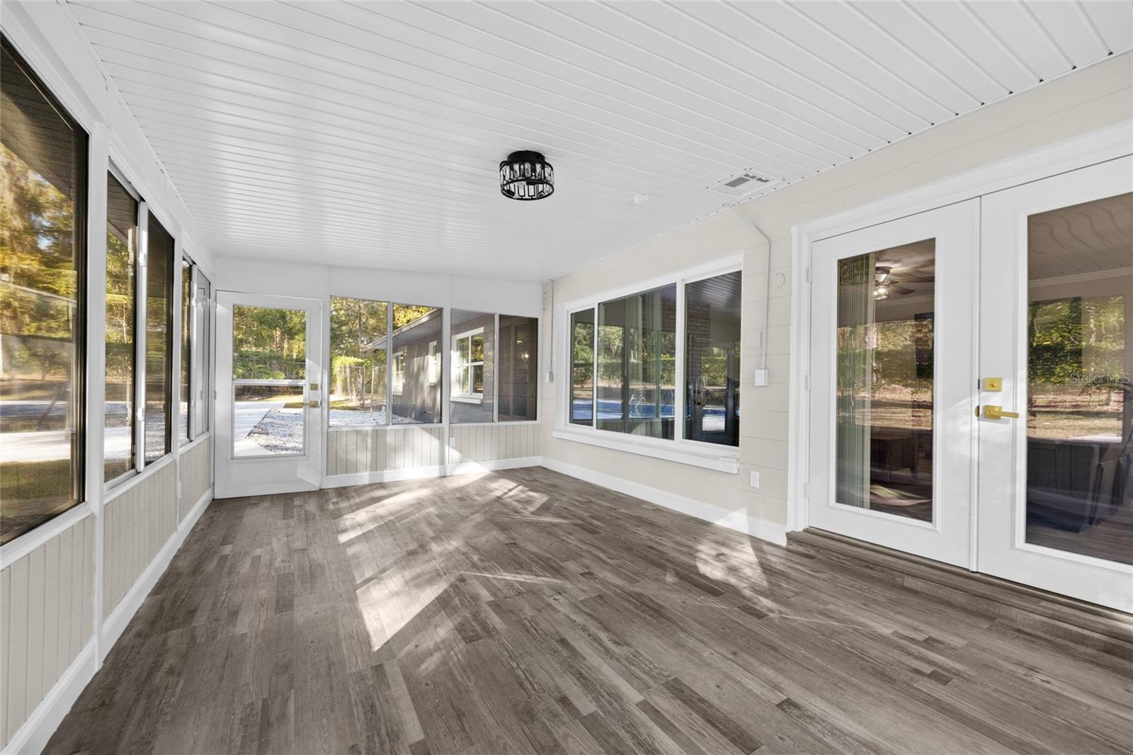 WEST HILLS - Residential