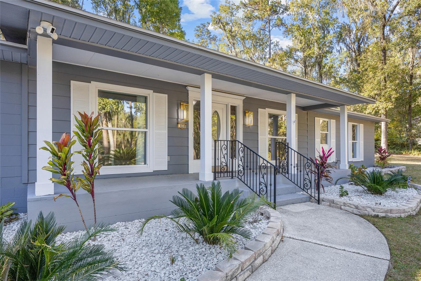 WEST HILLS - Residential