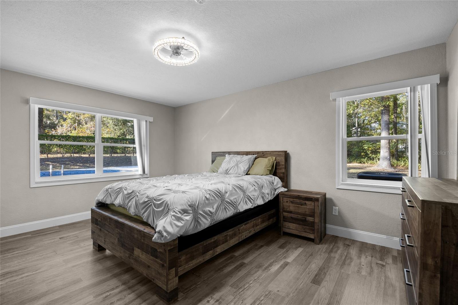 WEST HILLS - Residential