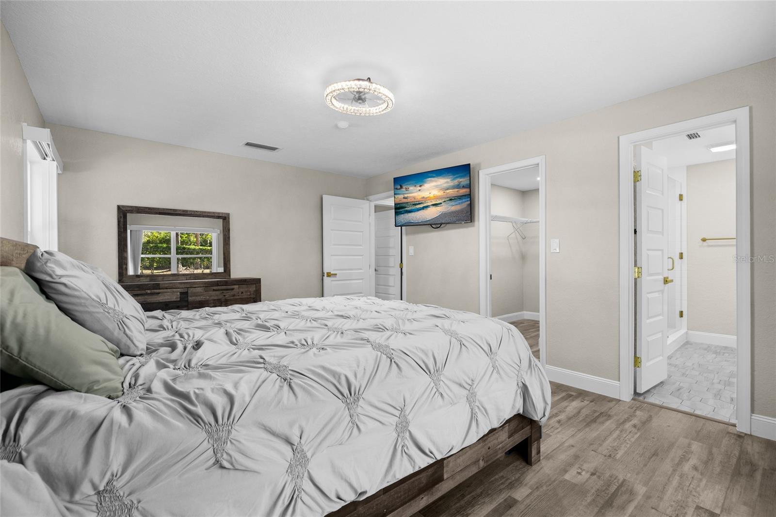 WEST HILLS - Residential