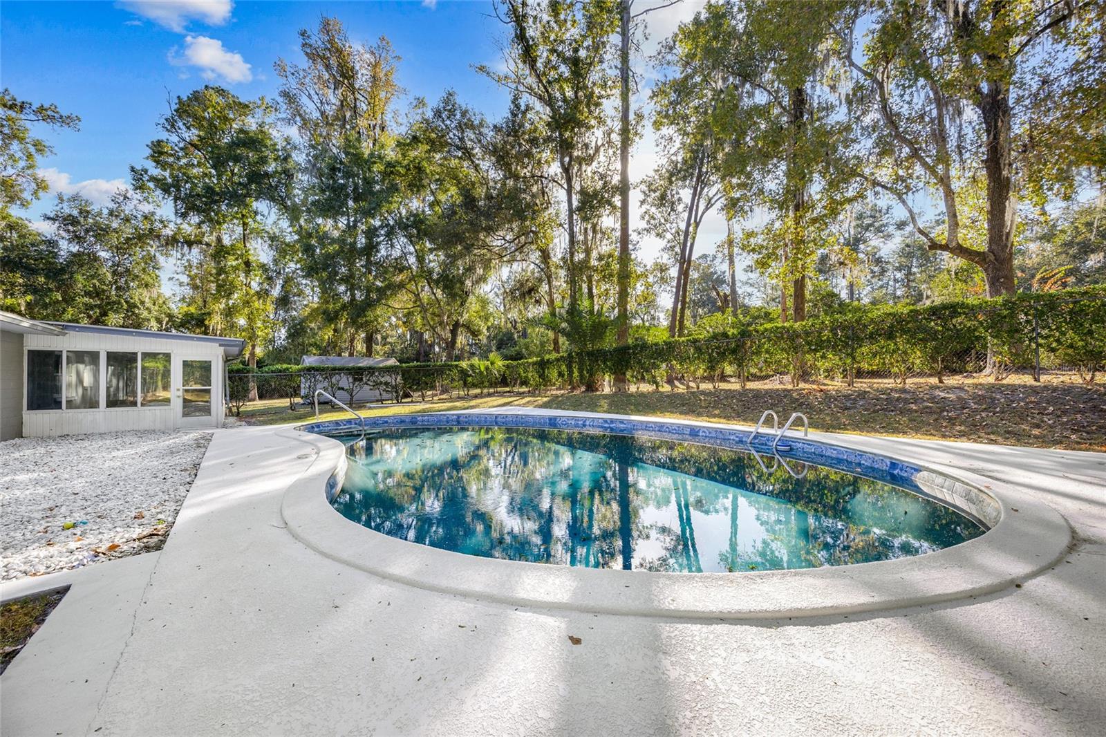 WEST HILLS - Residential