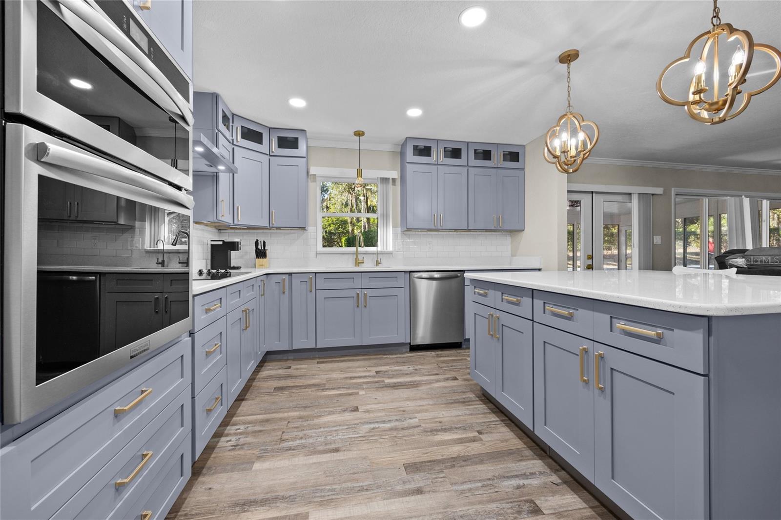 WEST HILLS - Residential