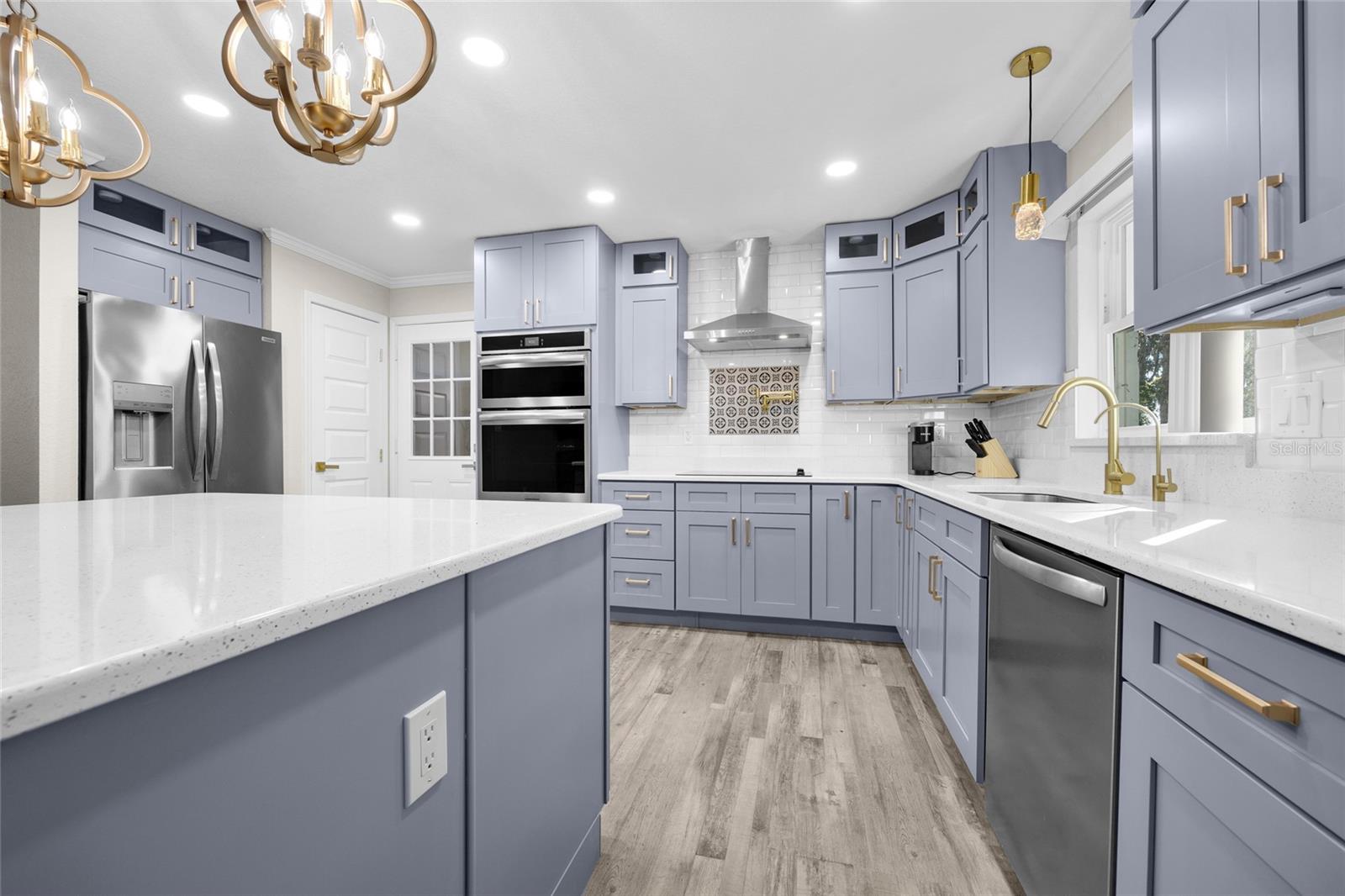 WEST HILLS - Residential