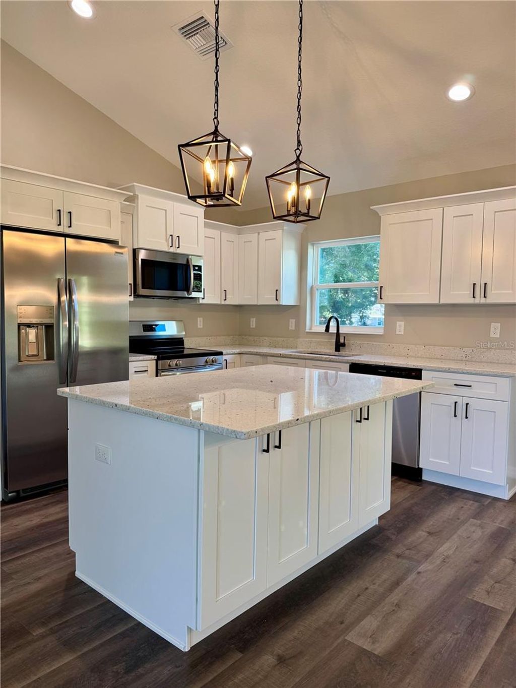 Photo of 13587 SW 103rd Street, Dunnellon, FL 34432 (MLS # OM713384)