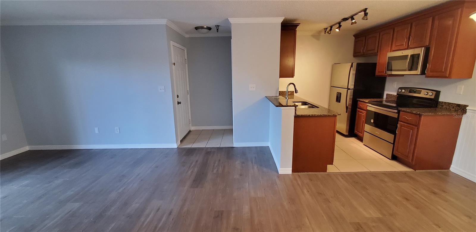 ITOPIA PRIVATE RESIDENCES CONDO - Residential