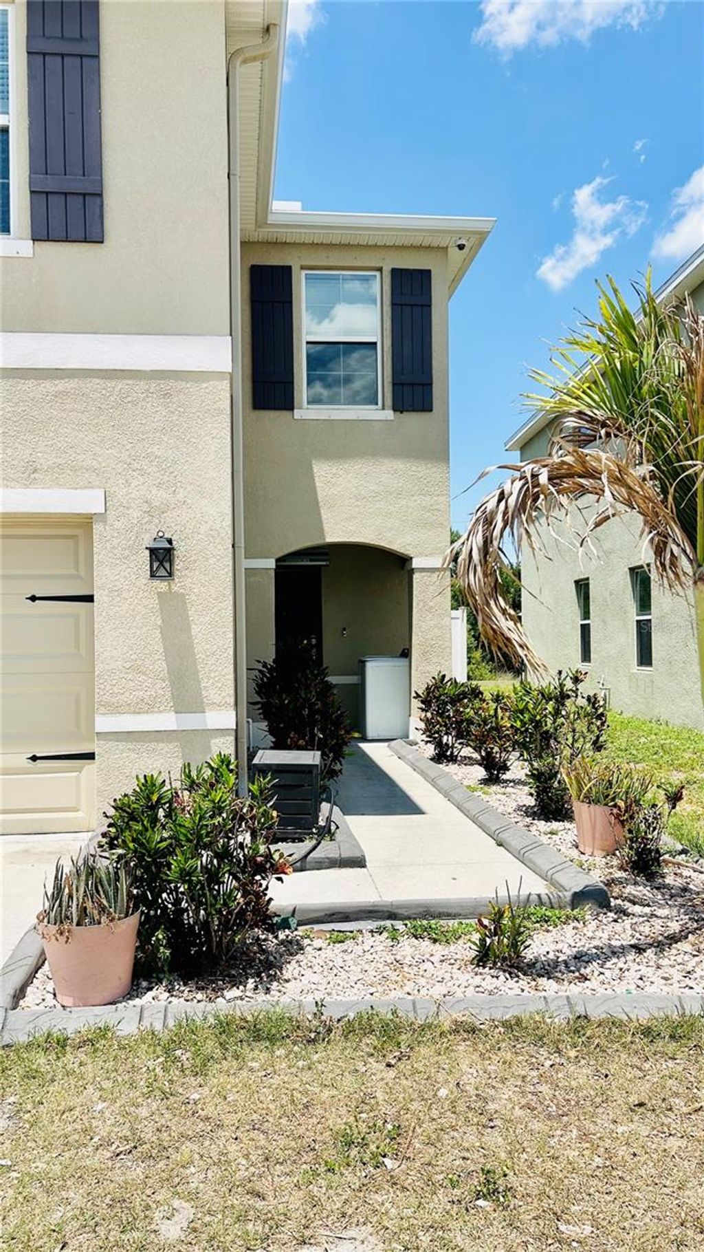 Photo of 11152 Leland Groves Drive, Riverview, FL 33579 (MLS # TB8501781)