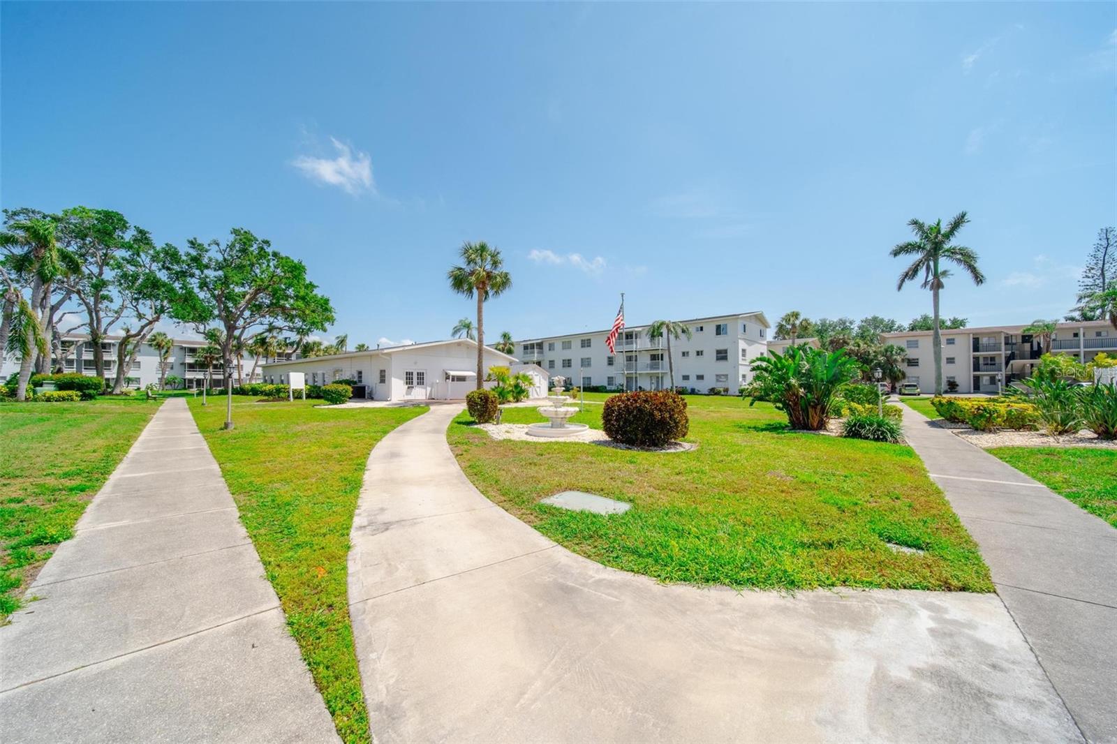 THE FOURTH BAYSHORE - Residential