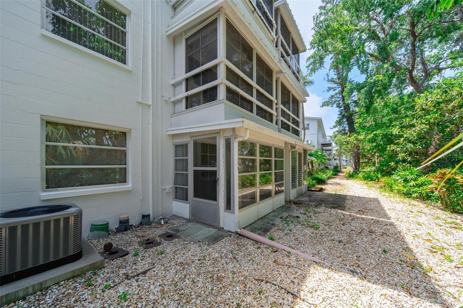 THE FOURTH BAYSHORE - Residential