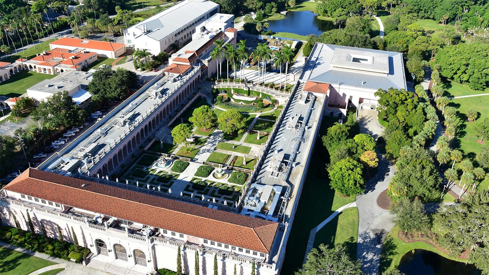 SAPPHIRE SHORES - Residential