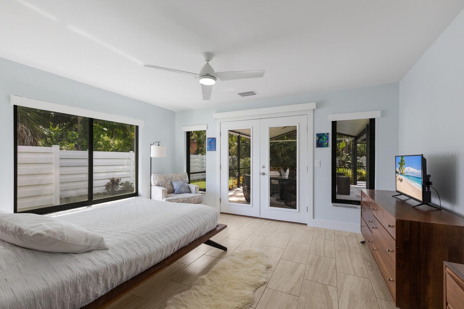 SAPPHIRE SHORES - Residential