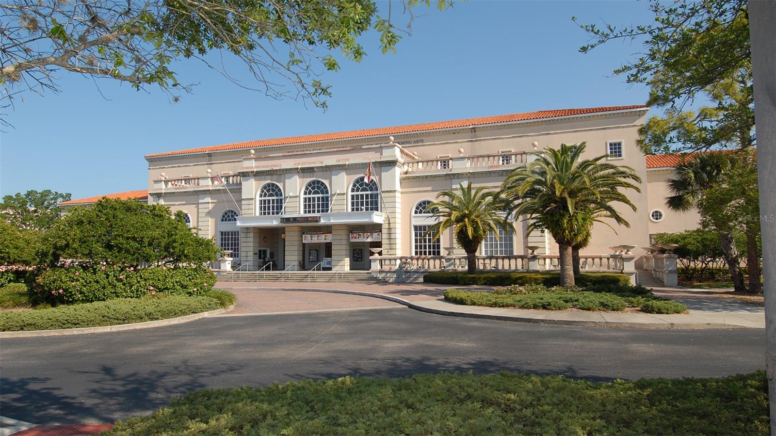 SAPPHIRE SHORES - Residential