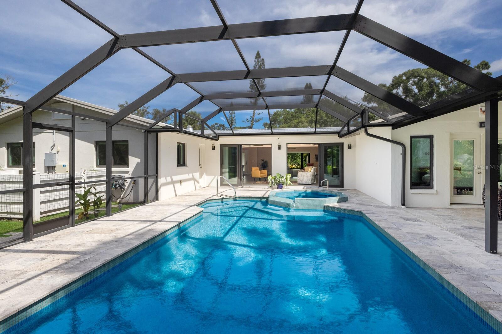 SAPPHIRE SHORES - Residential