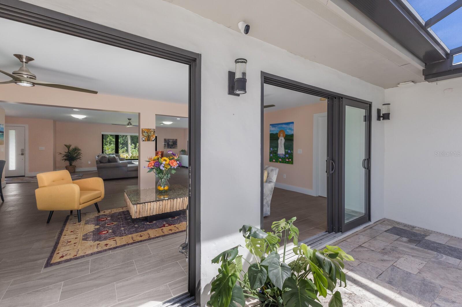 SAPPHIRE SHORES - Residential