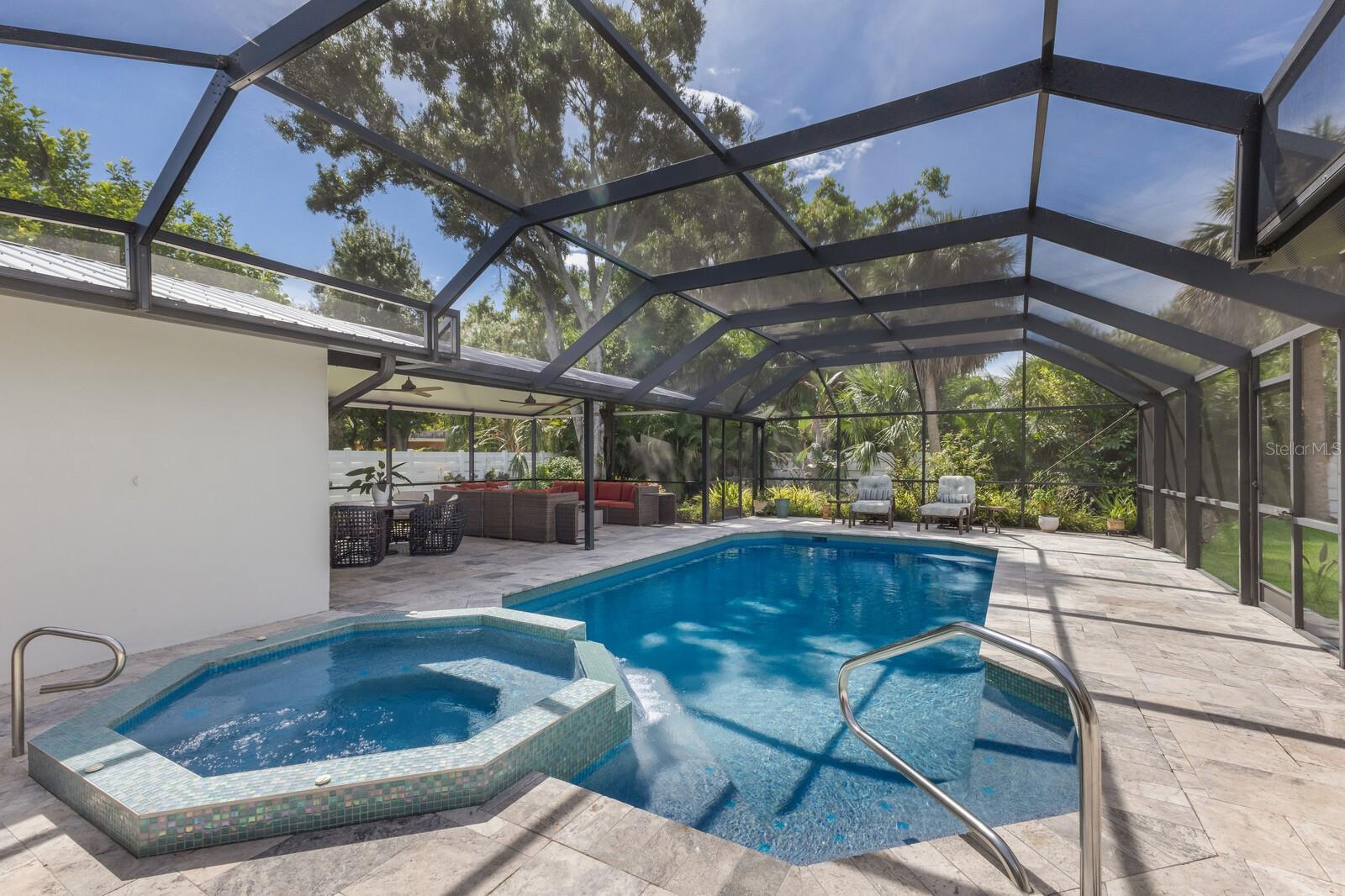 SAPPHIRE SHORES - Residential