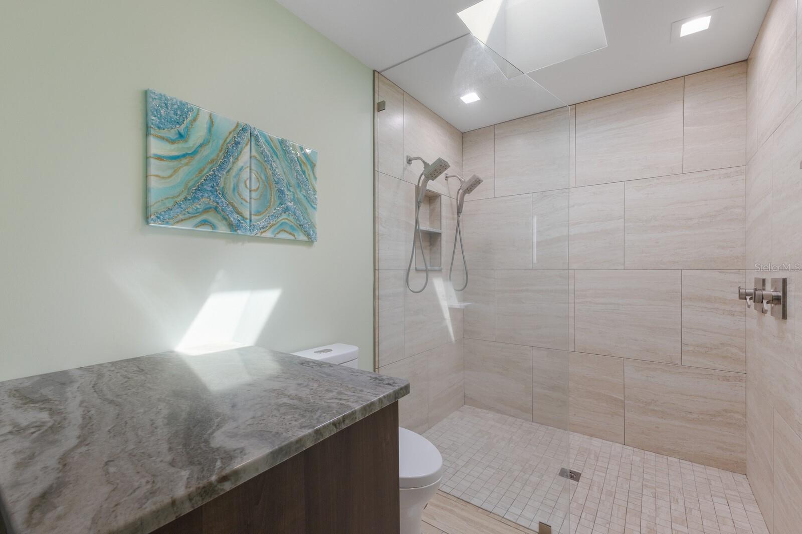 SAPPHIRE SHORES - Residential