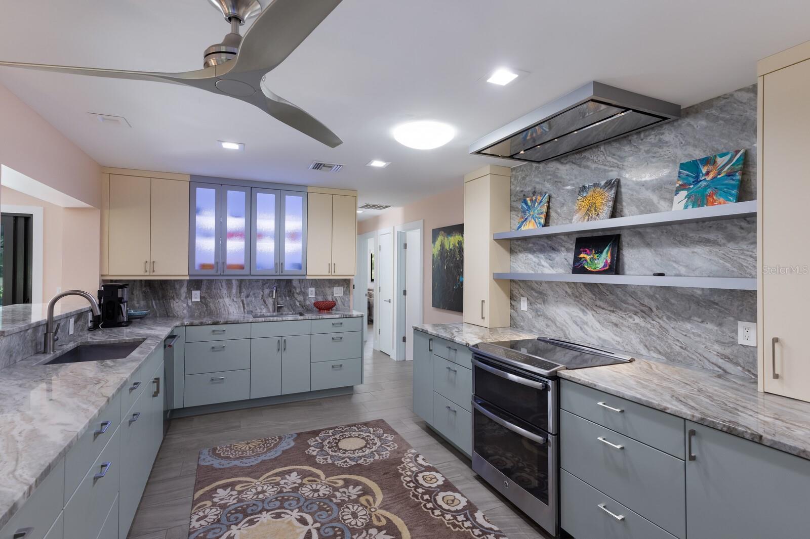 SAPPHIRE SHORES - Residential