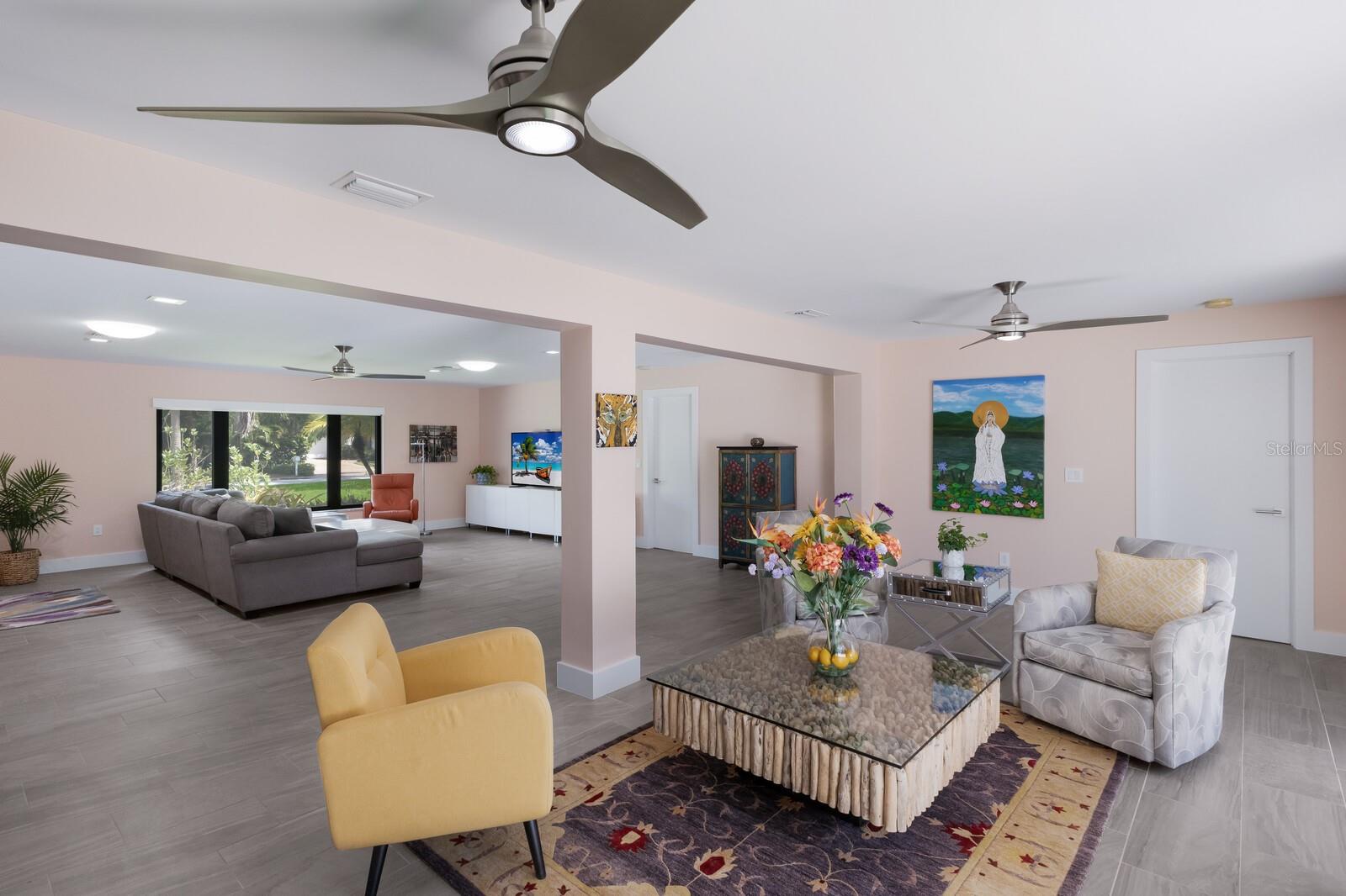 SAPPHIRE SHORES - Residential