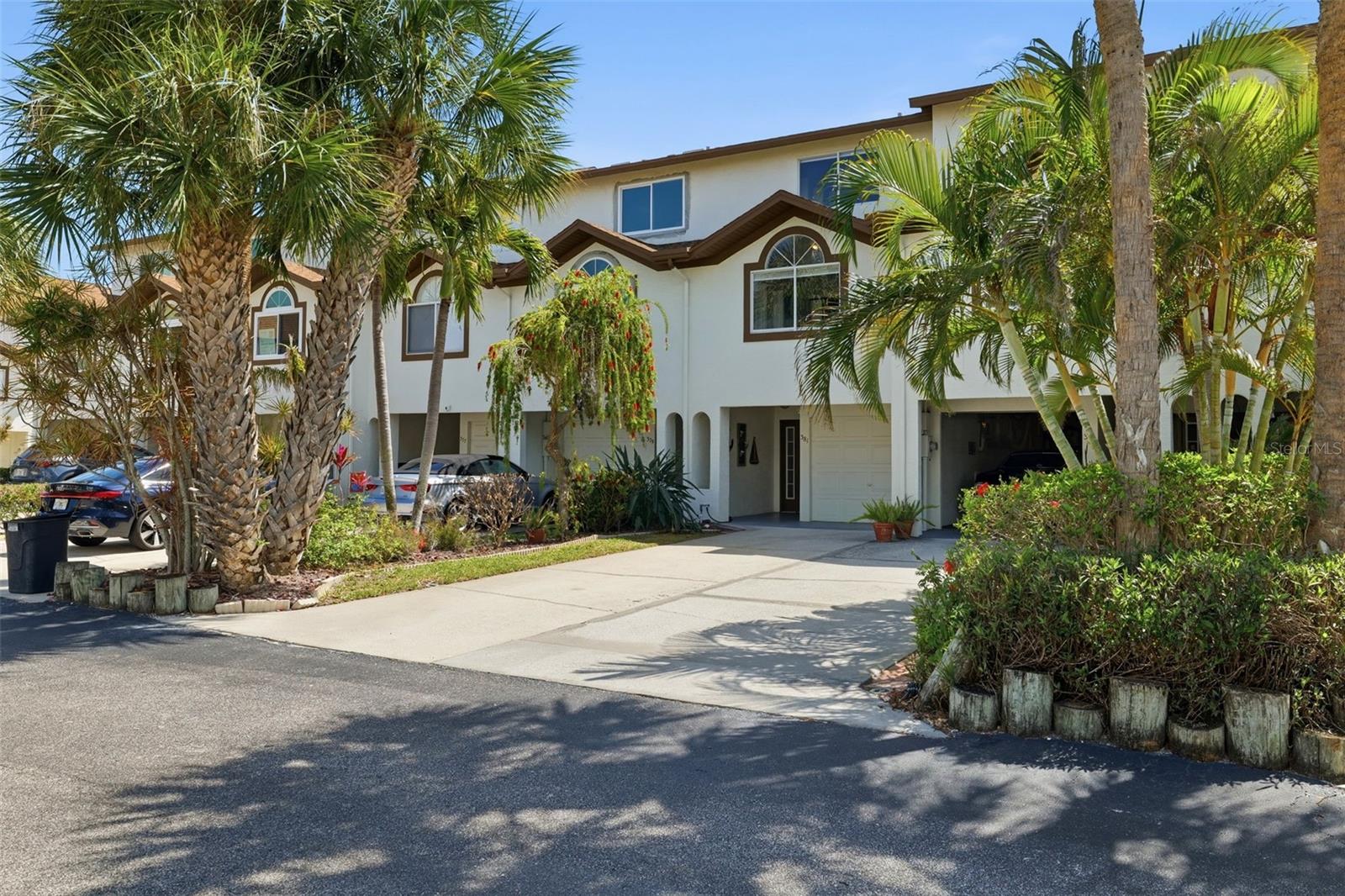 381 MADEIRA CIRCLE