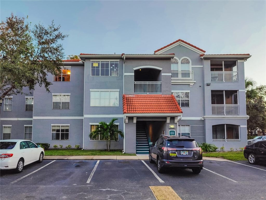 Photo of 18001 Richmond Place Drive #934, Tampa, FL 33647 (MLS # TB8324883)