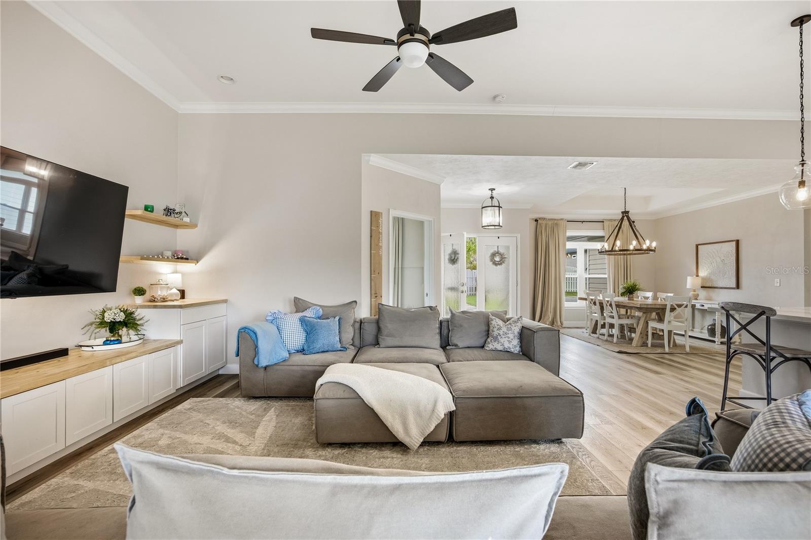 SOUTH POINTE PH II UNIT IIB PB 38 PG 43 - Residential