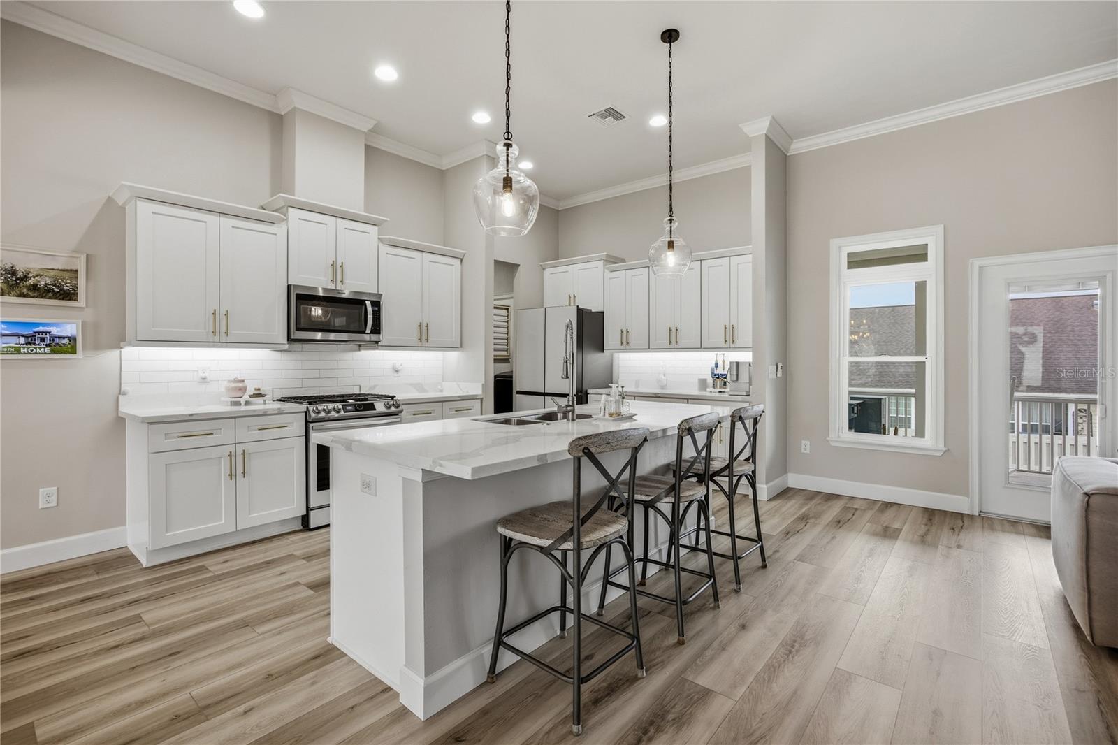 SOUTH POINTE PH II UNIT IIB PB 38 PG 43 - Residential