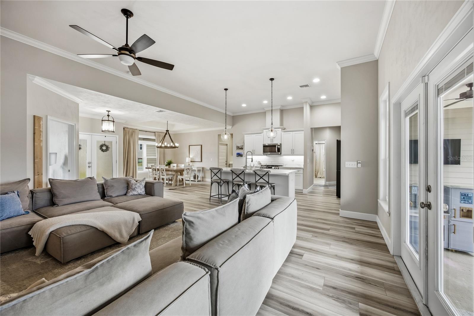 SOUTH POINTE PH II UNIT IIB PB 38 PG 43 - Residential