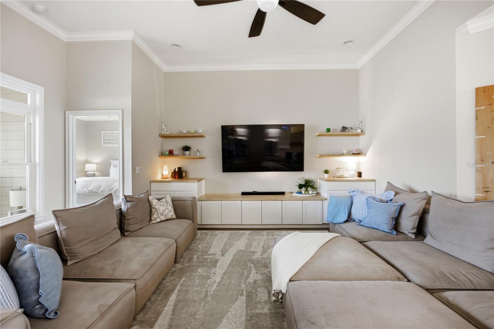 SOUTH POINTE PH II UNIT IIB PB 38 PG 43 - Residential