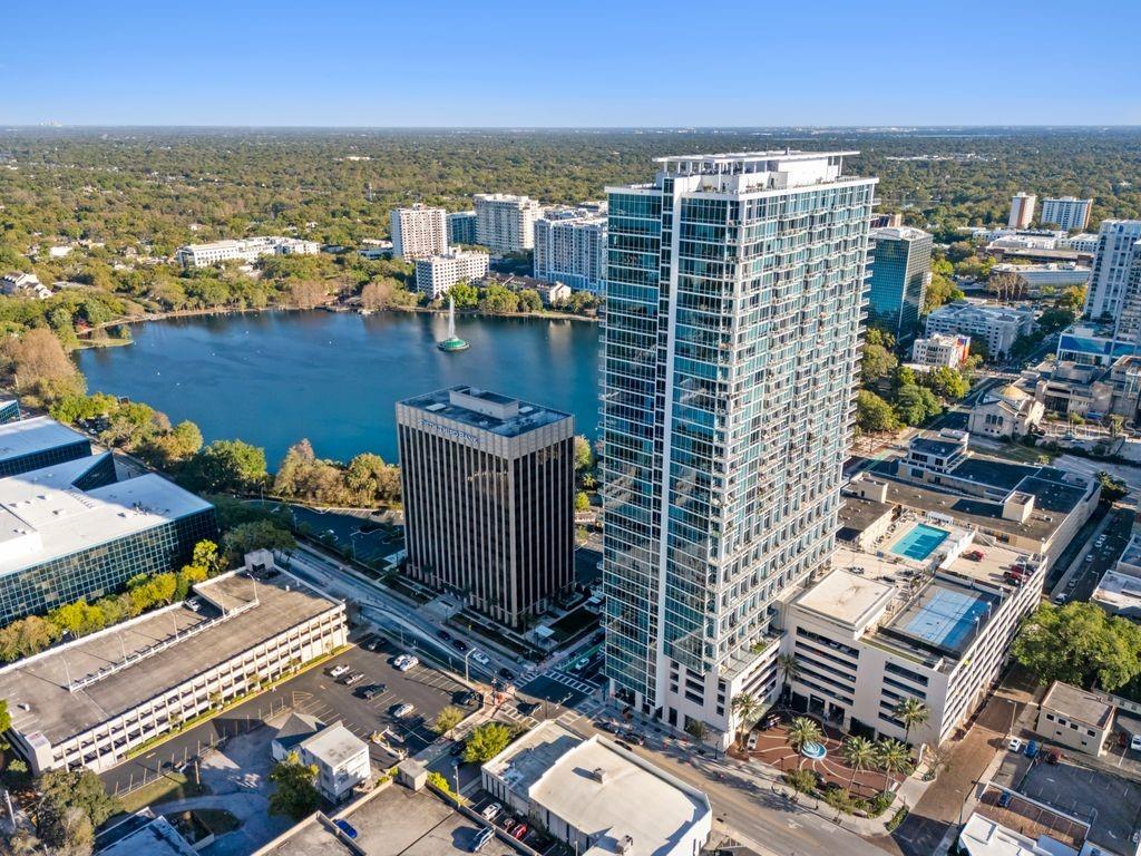 The VUE at Lake Eola – Unit 2102 | Luxury 3 Bed / 3 Bath SW Corner
Stunning Lake & Skyline Views | Professionally Renovated | Move-In Ready
Step into urban elegance with this southwest corner unit at The VUE, Downtown Orlando’s premier high-rise. Floor-to-ceiling windows frame panoramic views of Lake Eola, the city skyline, sunsets, fireworks, and even rocket launches, filling the space with natural light.
The open, airy floorplan flows seamlessly from living to dining to entertaining, featuring modern finishes, hardwood floors, and a chef-inspired kitchen with granite counters and stainless-steel appliances. Each of the three bedrooms offers an ensuite bath and ample storage, blending luxury and functionality perfectly.
Enjoy resort-style high-rise living with top-tier amenities:
24-hour concierge & doorman
Resort-style skyline pool & deck
5,000 sq. ft. fitness center
Tennis & basketball courts
Pet park & lake access
Rooftop terraces with breathtaking city views
Art gallery, cybercafé & conference rooms
Prime Downtown Location: Just steps from Lake Eola Park, the Farmers Market, fine dining, nightlife, and cultural attractions—experience urban sophistication at its finest.
Unit Highlights:
Professionally renovated: modern kitchen, updated baths, hardwood floors, and luxury finishes throughout
Southwest corner with floor-to-ceiling glass and panoramic views
3 bedrooms / 3 bathrooms
2 assigned full-size parking spaces
36-story high-rise with 376 luxury units
Steps from Downtown Orlando’s dining, entertainment, and cultural hotspots
