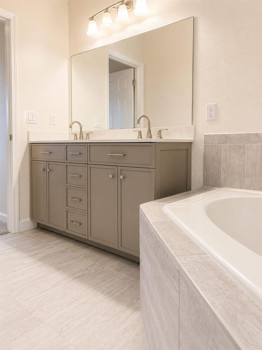 VISTA LAKES VLGS N-8 & N-9 - Residential